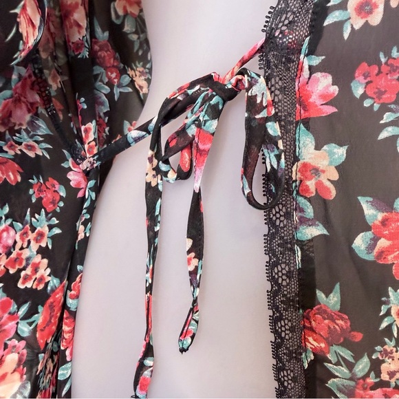 F21 | Moody Floral Sheer Lace Trim Belted Lingerie Mini Robe - Picture 9 of 15